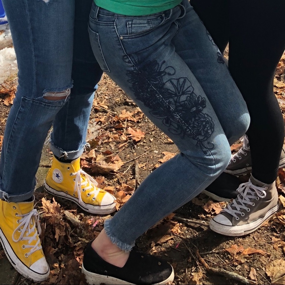 Embroidered jeans - Picture 4 of 4